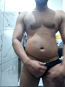 Snapshot of GYMBOY0071 chatting on 03.12.26 GYMBOY0071 online show from 03.12.26