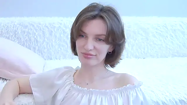 Snapshot of Beauty_Alex chatting on 05.18.26 Beauty Alex online show from 05.18.26