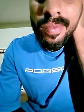 Snapshot of FearingForm chatting on 09.13.25 FearingForm online show from 09.13.25