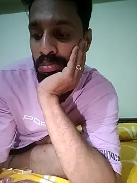 Snapshot of FearingForm chatting on 09.13.25 FearingForm online show from 09.13.25