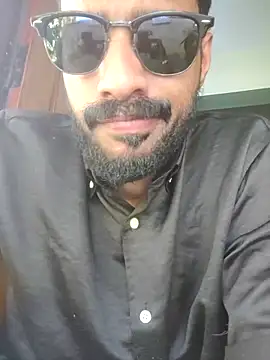 Snapshot of FearingForm chatting on 09.18.25 FearingForm online show from 09.18.25