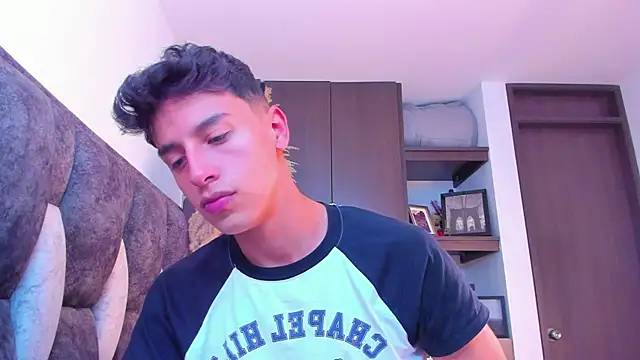 Snapshot of I_Gabriel chatting on 12.10.24 I Gabriel online show from 12.10.24