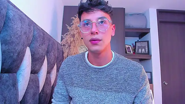 Snapshot of I_Gabriel chatting on 12.11.24 I Gabriel online show from 12.11.24