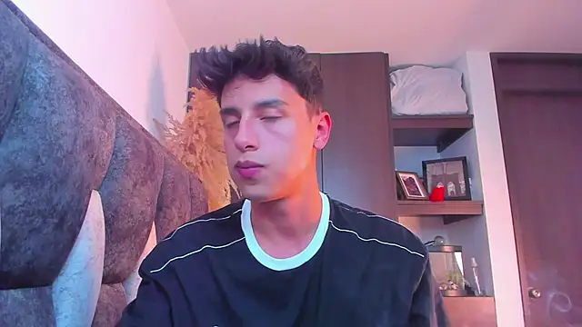 Snapshot of I_Gabriel chatting on 01.04.25 I Gabriel online show from 01.04.25