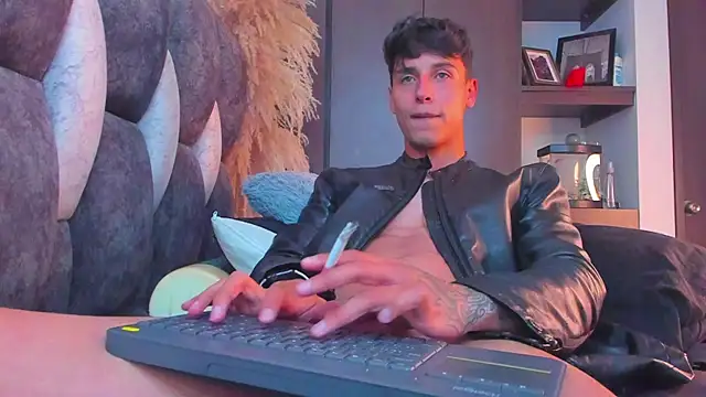 Snapshot of I_Gabriel chatting on 01.05.25 I Gabriel online show from 01.05.25