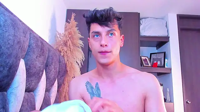 Snapshot of I_Gabriel chatting on 01.06.25 I Gabriel online show from 01.06.25