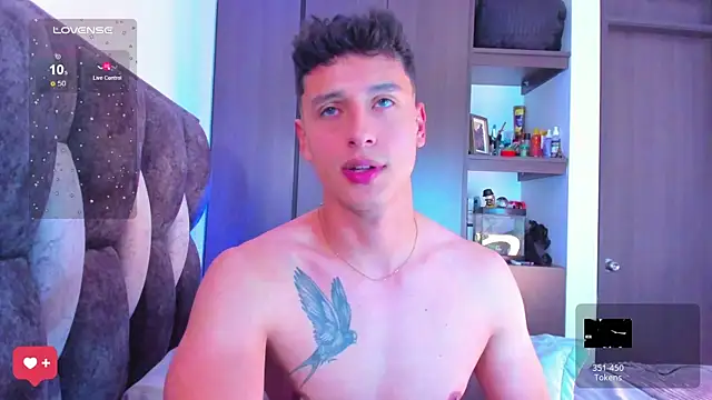 Snapshot of I_Gabriel chatting on 10.12.25 I Gabriel online show from 10.12.25