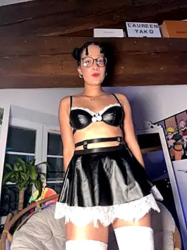 Snapshot of Lauyako chatting on 10.15.25 Lauyako online show from 10.15.25