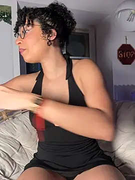 Snapshot of Lauyako chatting on 02.01.26 Lauyako online show from 02.01.26