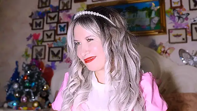 Snapshot of DirtySlut chatting on 12.23.24 DirtySlut online show from 12.23.24