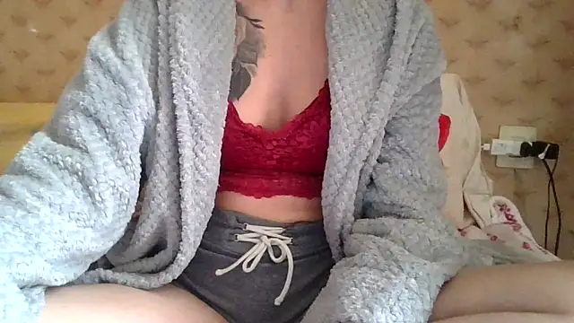 Snapshot of fabiolagg chatting on 11.27.25 fabiolagg online show from 11.27.25