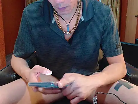 Snapshot of Latinopervs chatting on 02.12.26 Latinopervs online show from 02.12.26