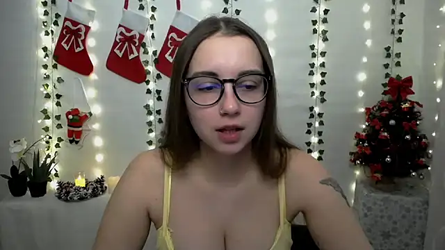 Snapshot of SweetPrincess_ chatting on 01.03.25 SweetPrincess online show from 01.03.25