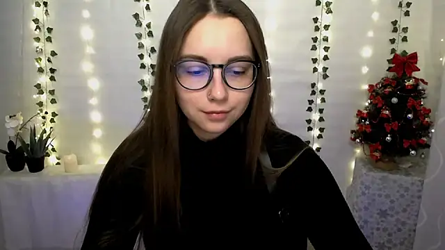 Snapshot of SweetPrincess_ chatting on 01.10.25 SweetPrincess online show from 01.10.25