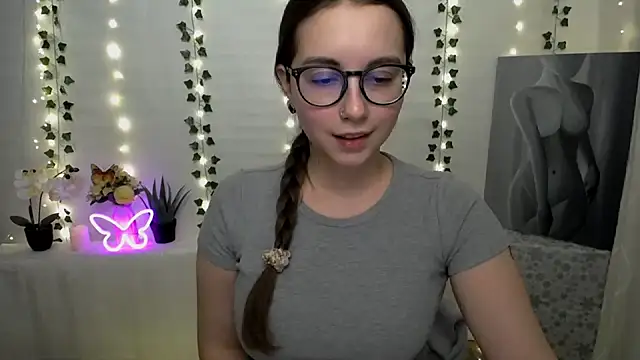 Snapshot of SweetPrincess_ chatting on 01.14.25 SweetPrincess online show from 01.14.25