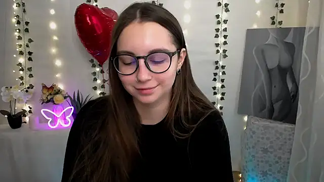 Snapshot of SweetPrincess_ chatting on 02.10.25 SweetPrincess online show from 02.10.25