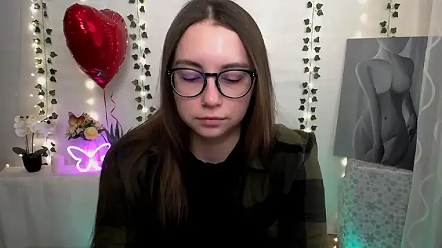 Snapshot of SweetPrincess_ chatting on 02.11.25 SweetPrincess online show from 02.11.25