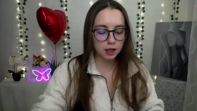 Snapshot of SweetPrincess_ chatting on 02.13.25 SweetPrincess online show from 02.13.25