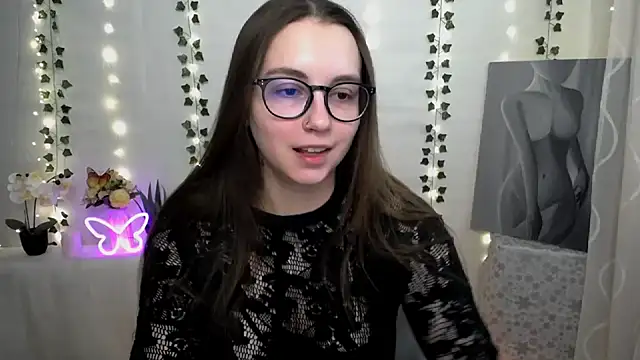 Snapshot of SweetPrincess_ chatting on 02.21.25 SweetPrincess online show from 02.21.25