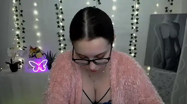 Snapshot of SweetPrincess_ chatting on 02.27.25 SweetPrincess online show from 02.27.25