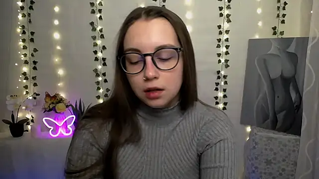 Snapshot of SweetPrincess_ chatting on 03.04.25 SweetPrincess online show from 03.04.25