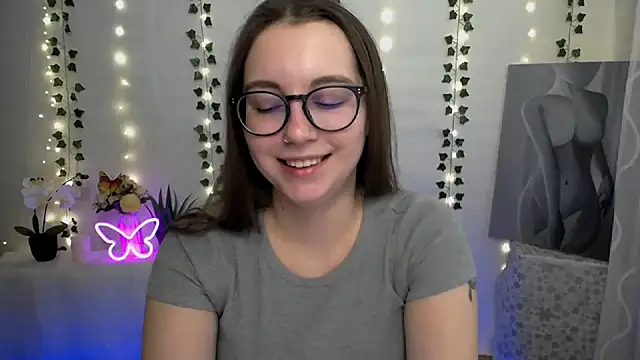 Snapshot of SweetPrincess_ chatting on 03.05.25 SweetPrincess online show from 03.05.25