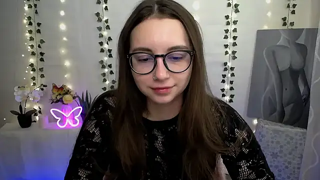 Snapshot of SweetPrincess_ chatting on 03.10.25 SweetPrincess online show from 03.10.25
