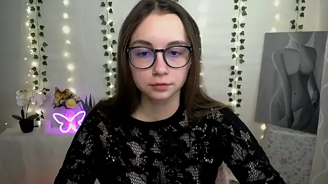 Snapshot of SweetPrincess_ chatting on 03.10.25 SweetPrincess online show from 03.10.25