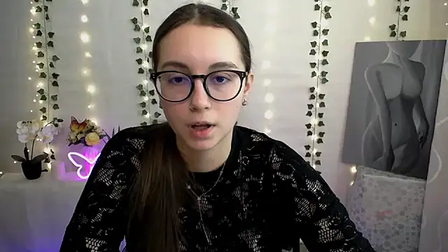 Snapshot of SweetPrincess_ chatting on 03.21.25 SweetPrincess online show from 03.21.25