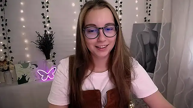 Snapshot of SweetPrincess_ chatting on 09.17.25 SweetPrincess online show from 09.17.25