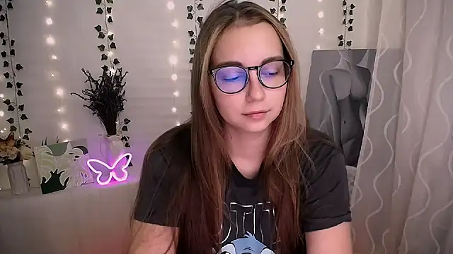 Snapshot of SweetPrincess_ chatting on 09.18.25 SweetPrincess online show from 09.18.25