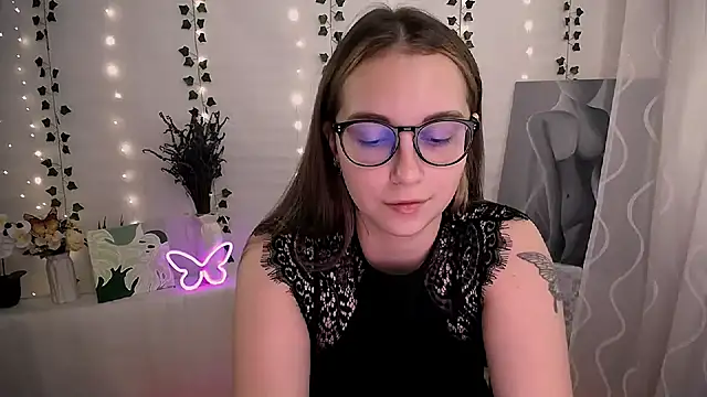 Snapshot of SweetPrincess_ chatting on 09.22.25 SweetPrincess online show from 09.22.25