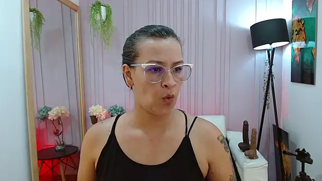 Britney taylor  online show from 01.09.25