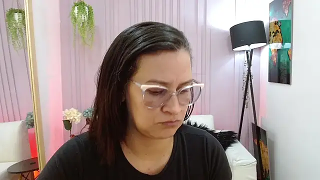 Britney taylor  online show from 01.11.25