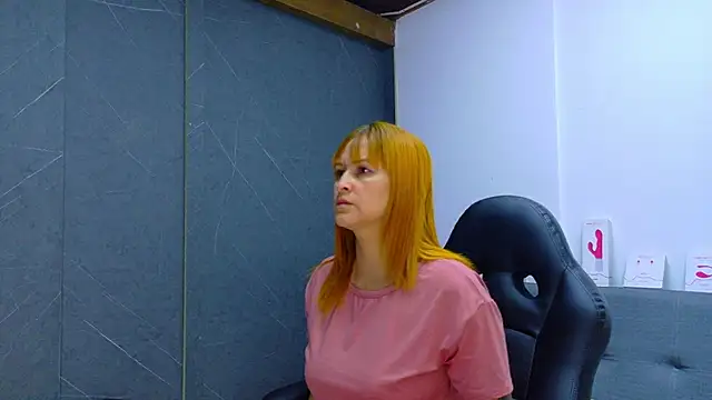 Britney taylor  online show from 02.02.26