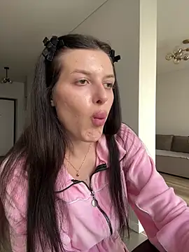 Snapshot of little_belucci chatting on 06.16.26 little belucci online show from 06.16.26