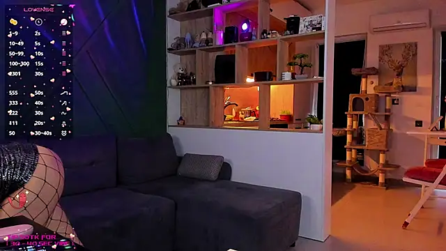  alleyesonme  online show from 02.01.25