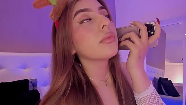 MaddyyLennon online show from 12.23.24