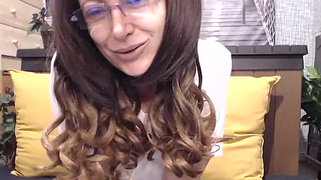 Snapshot of lilianleight chatting on 11.22.25 lilianleight online show from 11.22.25