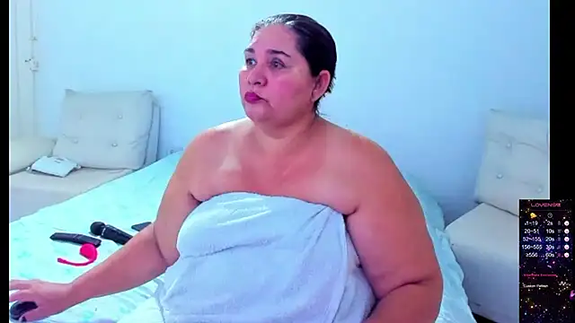 Snapshot of BBW_Michelle chatting on 05.01.26 BBW Michelle online show from 05.01.26