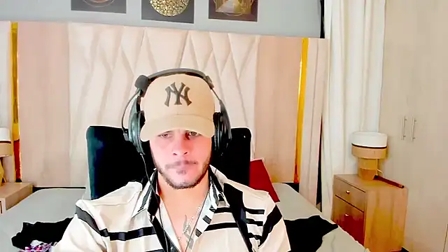 hottstuffx69 online show from 11.06.25