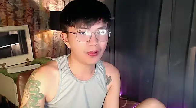 Snapshot of Sexy_Handsome_Drex chatting on 02.18.25 Sexy Handsome Drex online show from 02.18.25