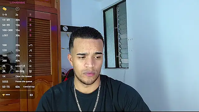 Snapshot of Bigcock_21cm_ chatting on 02.25.25 Bigcock 21cm  online show from 02.25.25