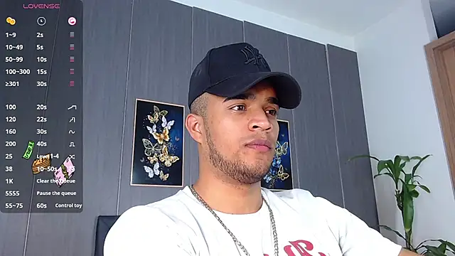 Snapshot of Bigcock_21cm_ chatting on 03.22.25 Bigcock 21cm  online show from 03.22.25