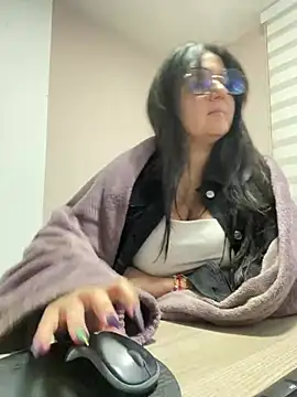 SWEETLILY18 online show from 01.20.25