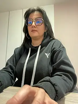 SWEETLILY18 online show from 02.25.25