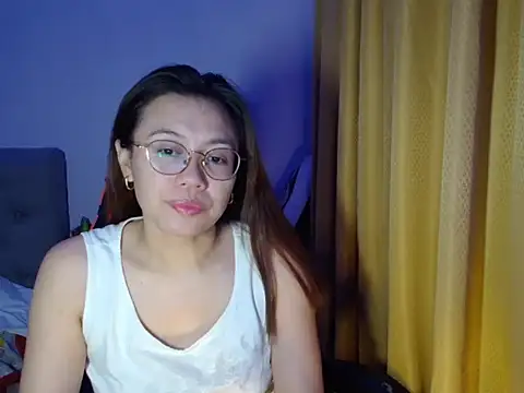 Snapshot of crizzybel chatting on 05.28.26 crizzybel online show from 05.28.26