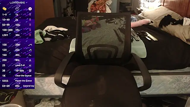 kinkywolf429 online show from 09.28.25