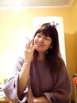 Snapshot of TiAmorre chatting on 12.26.24 TiAmorre online show from 12.26.24