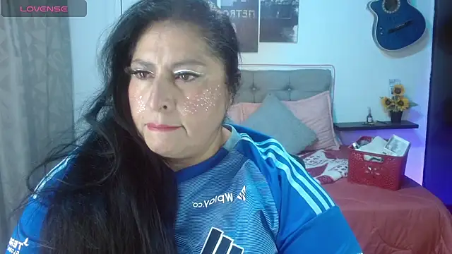 Snapshot of Keyla01_ chatting on 06.18.26 Keyla01 online show from 06.18.26